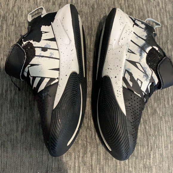 ⚪️⚫️TEAM HUSTLE NIKE⚫️⚪️ - Picture 2 of 7